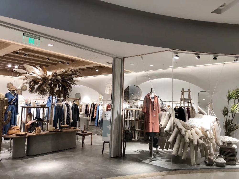 服装店特卖活动设计,服装专柜装修设计,服装店SI设计